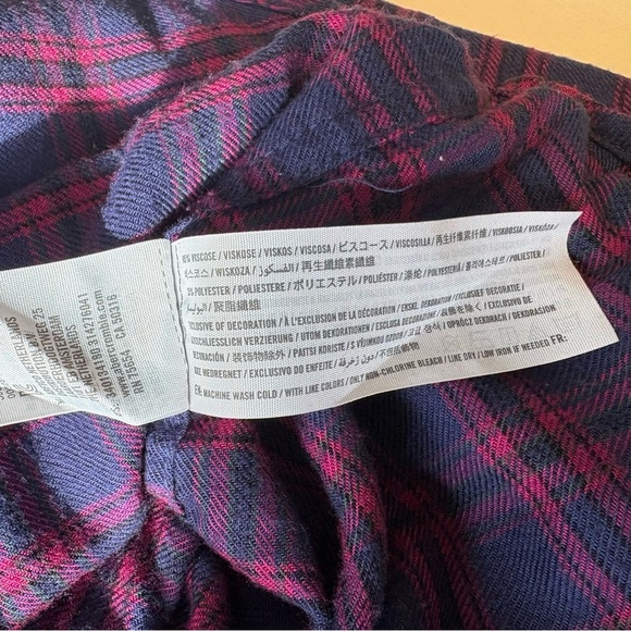 Hollister Boyfriend Fit Flannel Button-Down – Size XS - Picture 8 of 10